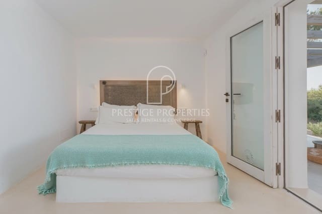4 slaapkamer Villa te koop in Sant Joan de Labritja met garage - € 6.900.000 (Ref: 9921582)