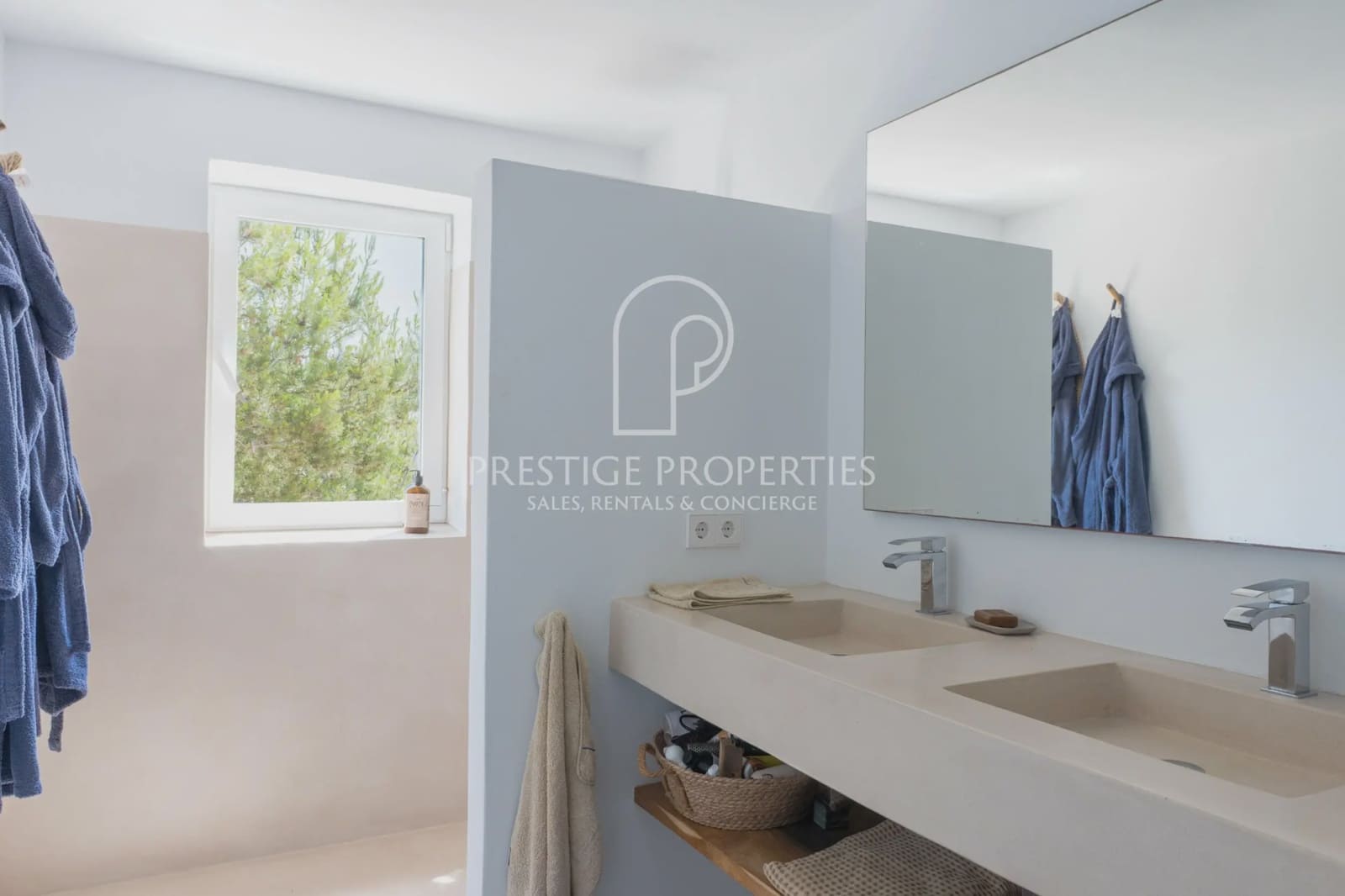 4 slaapkamer Villa te koop in Sant Joan de Labritja met garage - € 6.900.000 (Ref: 9921582)