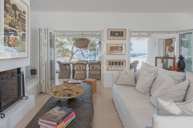 4 slaapkamer Villa te koop in Sant Joan de Labritja met garage - € 6.900.000 (Ref: 9921582)