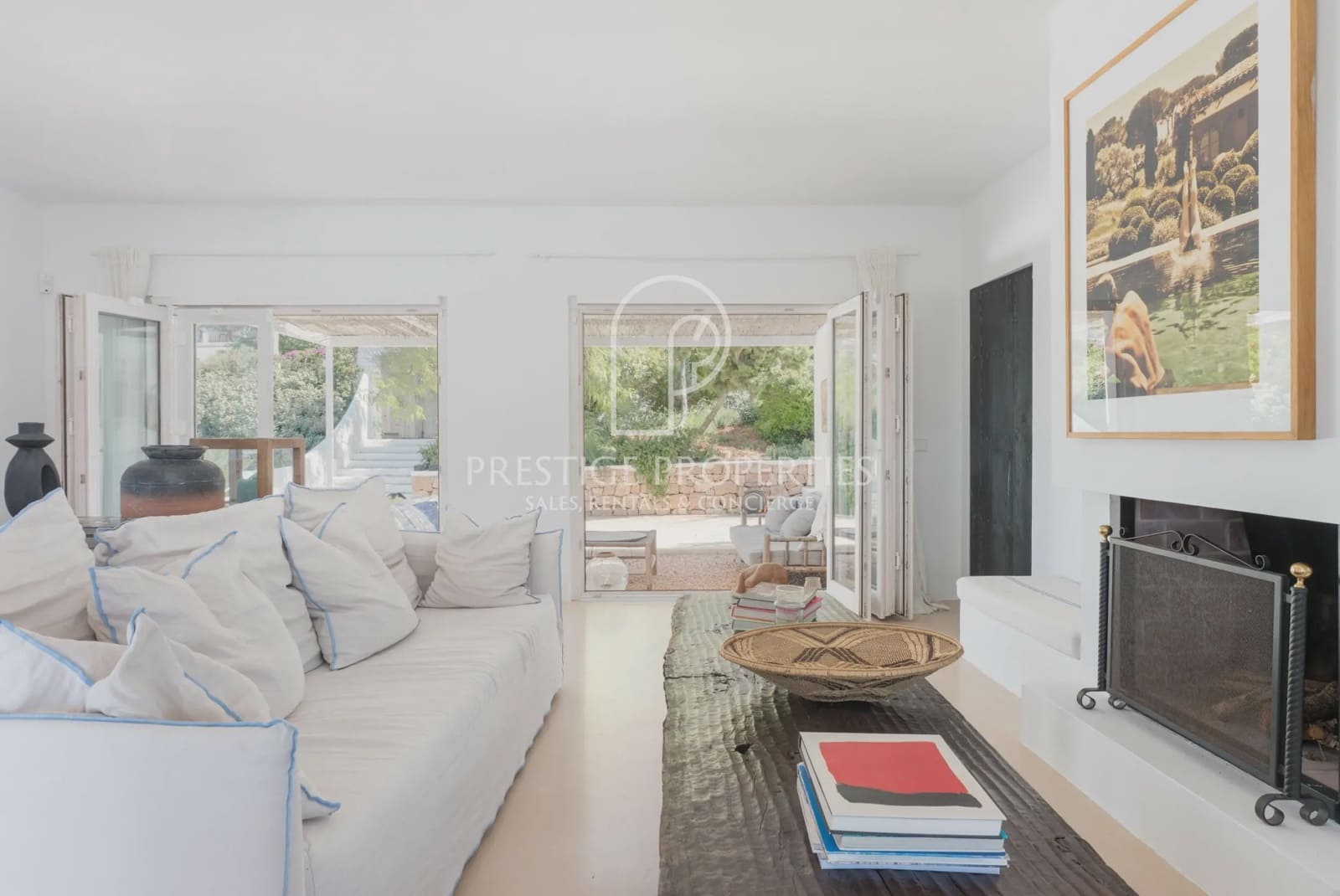 4 slaapkamer Villa te koop in Sant Joan de Labritja met garage - € 6.900.000 (Ref: 9921582)