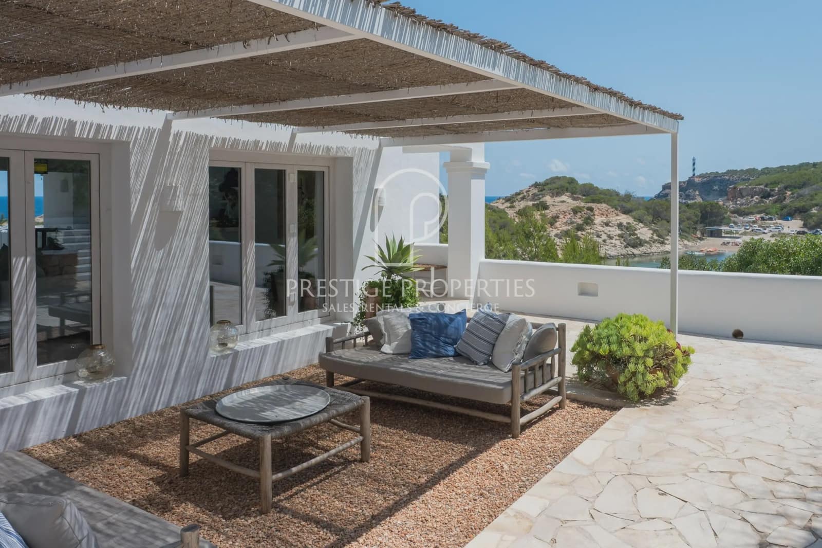 4 slaapkamer Villa te koop in Sant Joan de Labritja met garage - € 6.900.000 (Ref: 9921582)