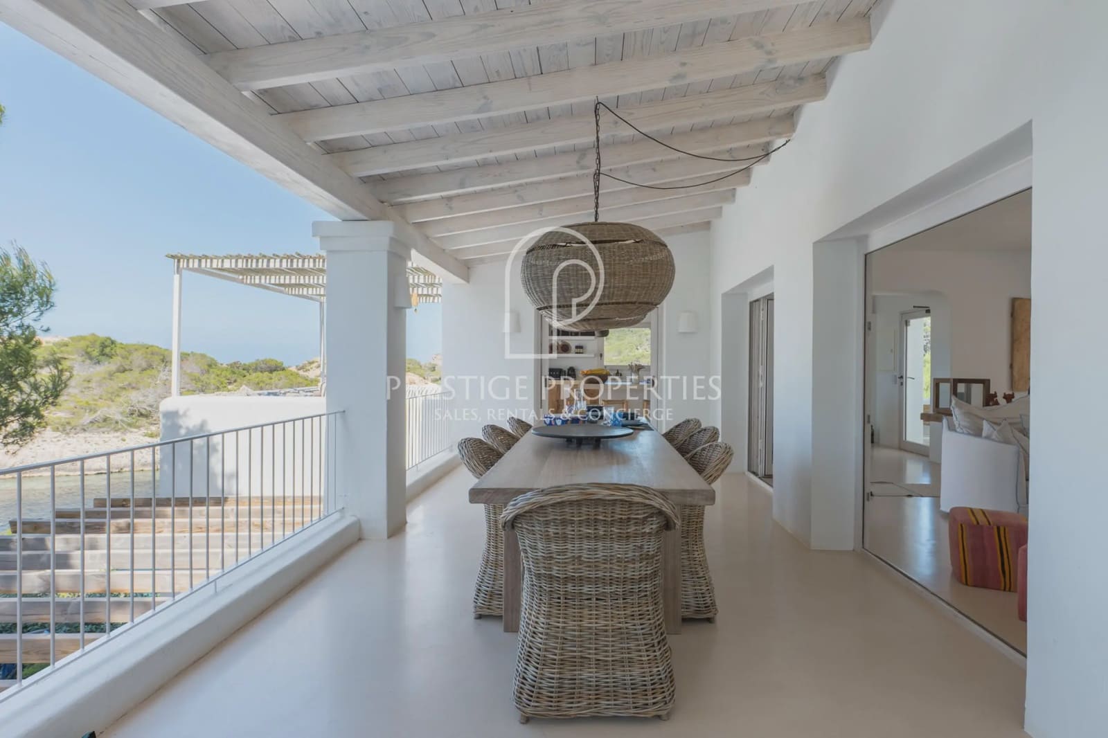 4 slaapkamer Villa te koop in Sant Joan de Labritja met garage - € 6.900.000 (Ref: 9921582)