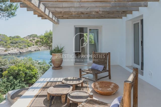 4 slaapkamer Villa te koop in Sant Joan de Labritja met garage - € 6.900.000 (Ref: 9921582)