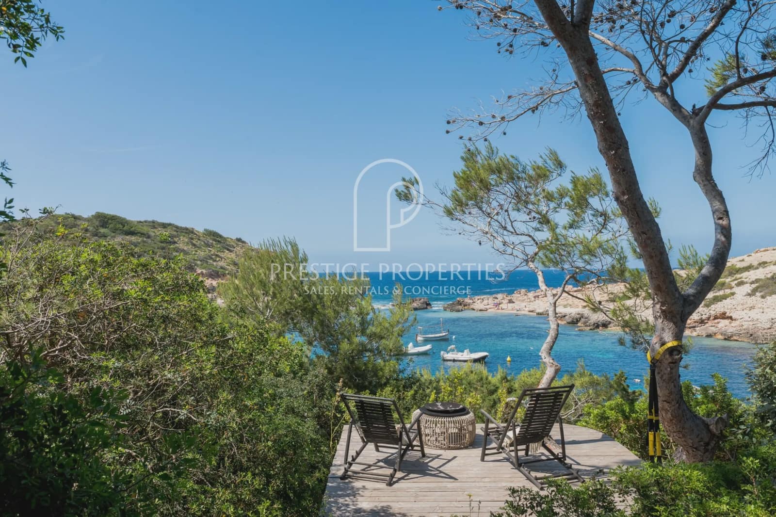 4 slaapkamer Villa te koop in Sant Joan de Labritja met garage - € 6.900.000 (Ref: 9921582)