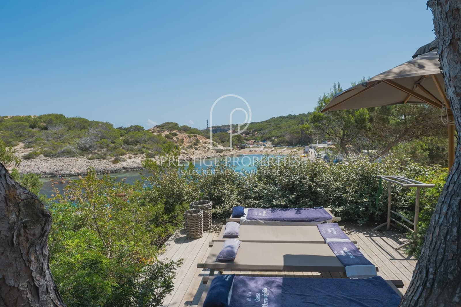 4 slaapkamer Villa te koop in Sant Joan de Labritja met garage - € 6.900.000 (Ref: 9921582)