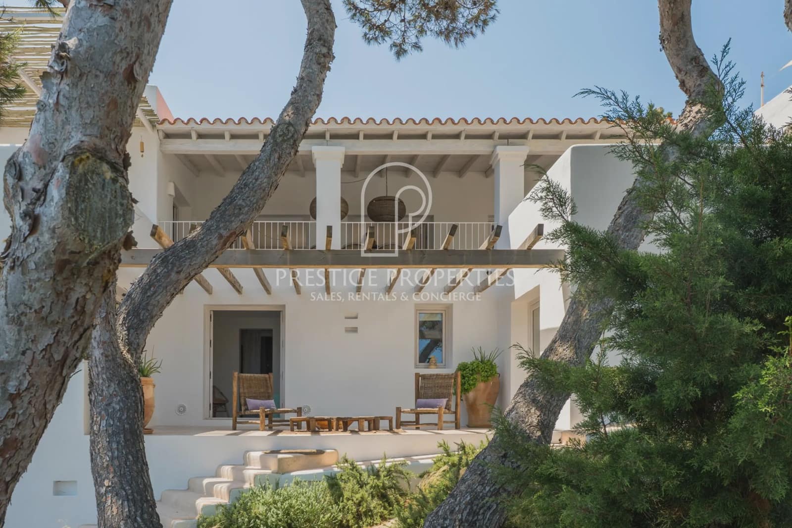 4 slaapkamer Villa te koop in Sant Joan de Labritja met garage - € 6.900.000 (Ref: 9921582)