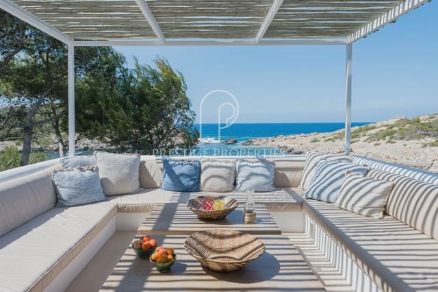 4 slaapkamer Villa te koop in Sant Joan de Labritja met garage - € 6.900.000 (Ref: 9921582)