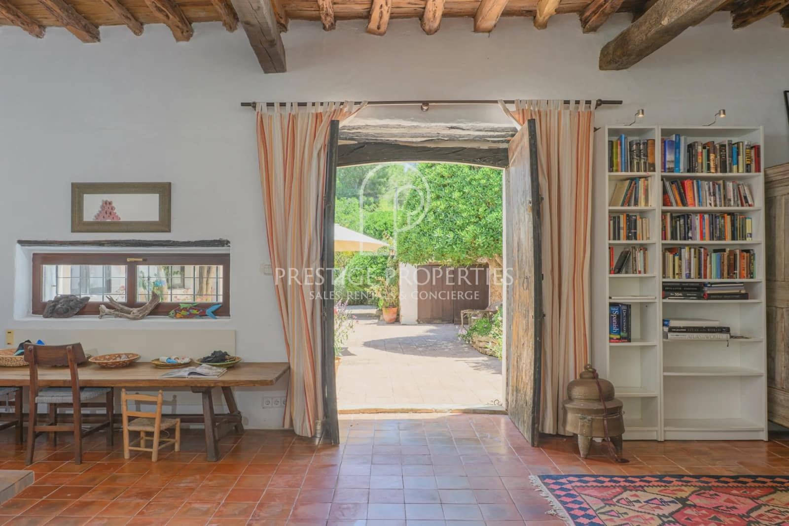 5 soveværelse Finca/Landehus til salg i Santa Eulalia / Santa Eularia med swimmingpool garage - € 3.700.000 (Ref: 9926606)