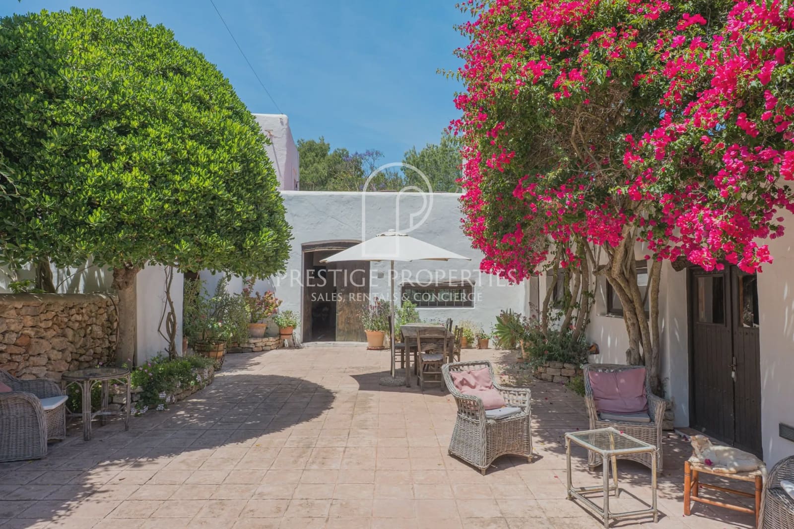 5 soveværelse Finca/Landehus til salg i Santa Eulalia / Santa Eularia med swimmingpool garage - € 3.700.000 (Ref: 9926606)