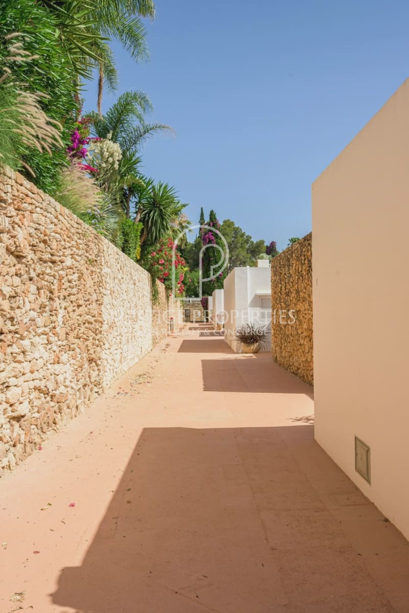 2 bedroom Terraced Villa for sale in Santa Eulalia / Santa Eularia with pool garage - € 1,400,000 (Ref: 9928628)