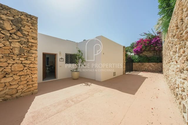 2 soveværelse Rækkehus til salg i Santa Eulalia / Santa Eularia med swimmingpool garage - € 1.400.000 (Ref: 9928628)