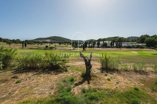 2 soveværelse Rækkehus til salg i Santa Eulalia / Santa Eularia med swimmingpool garage - € 1.400.000 (Ref: 9928628)