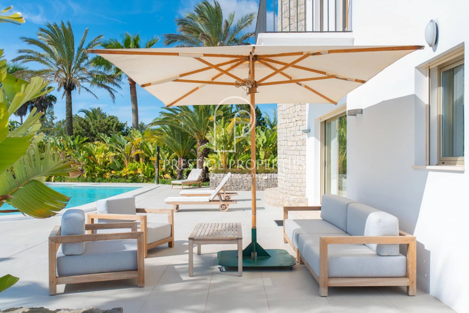 Chalet de 9 habitaciones en Santa Eulalia / Santa Eularia en venta con piscina garaje - 7.500.000 € (Ref: 9956687)