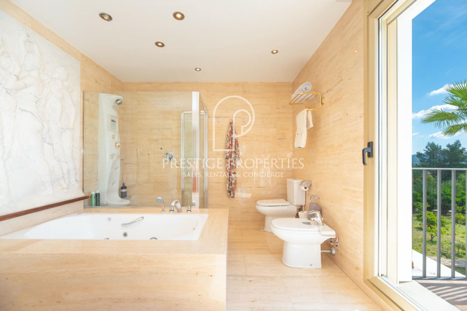 Chalet de 9 habitaciones en Santa Eulalia / Santa Eularia en venta con piscina garaje - 7.500.000 € (Ref: 9956687)