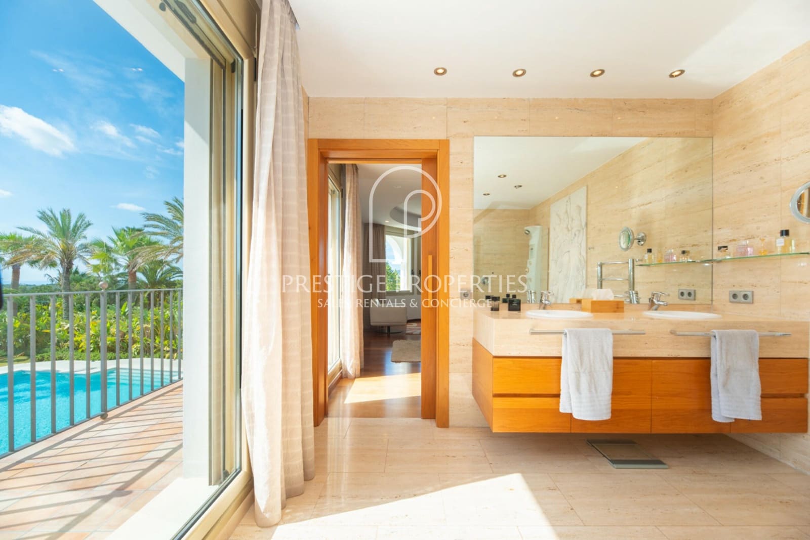 Chalet de 9 habitaciones en Santa Eulalia / Santa Eularia en venta con piscina garaje - 7.500.000 € (Ref: 9956687)