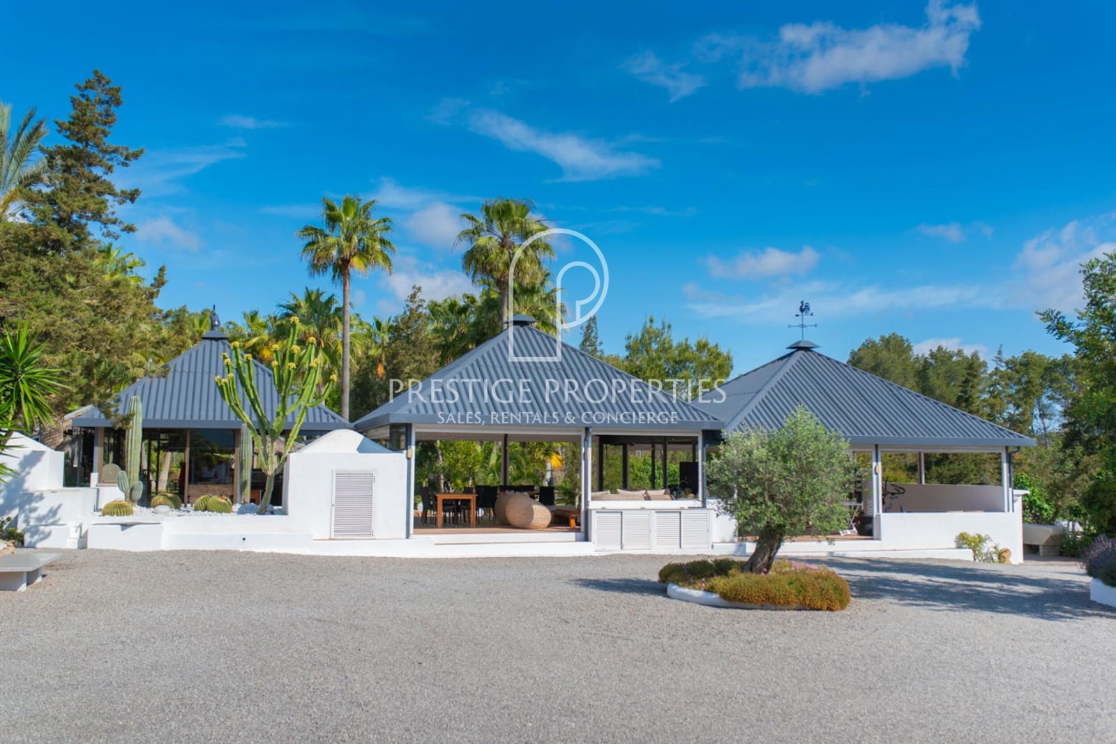 Chalet de 9 habitaciones en Santa Eulalia / Santa Eularia en venta con piscina garaje - 7.500.000 € (Ref: 9956687)