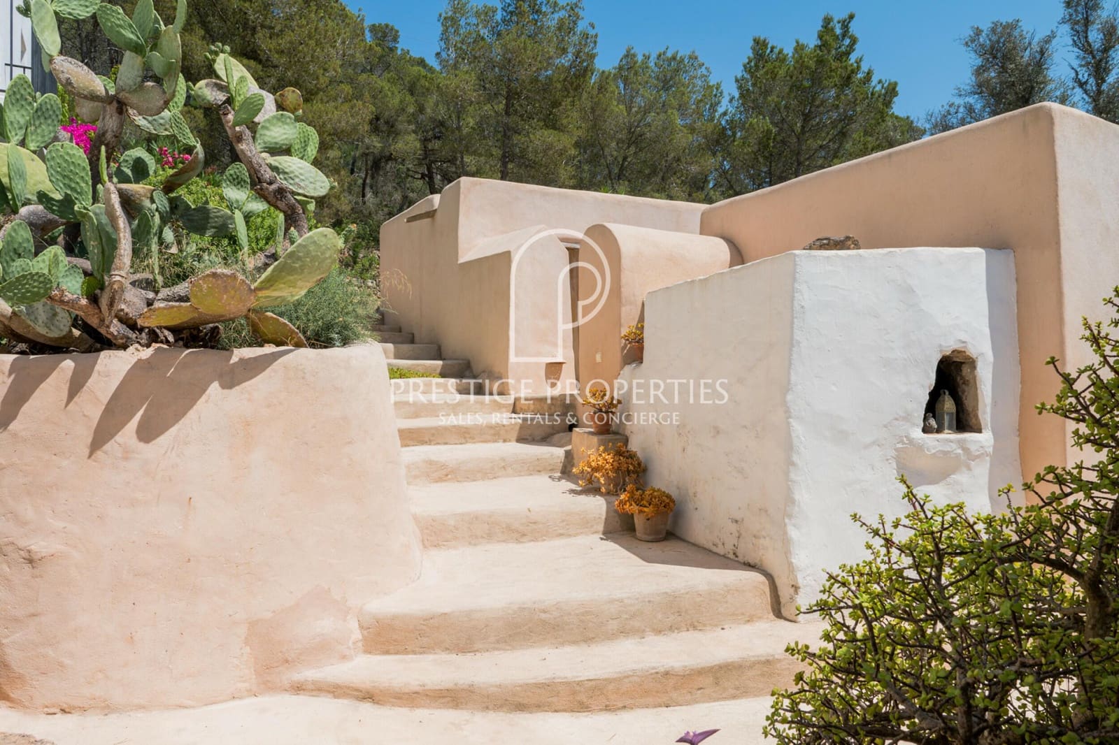 5 bedroom Finca/Country House for sale in Santa Eulalia / Santa Eularia with garage - € 3,500,000 (Ref: 9961837)