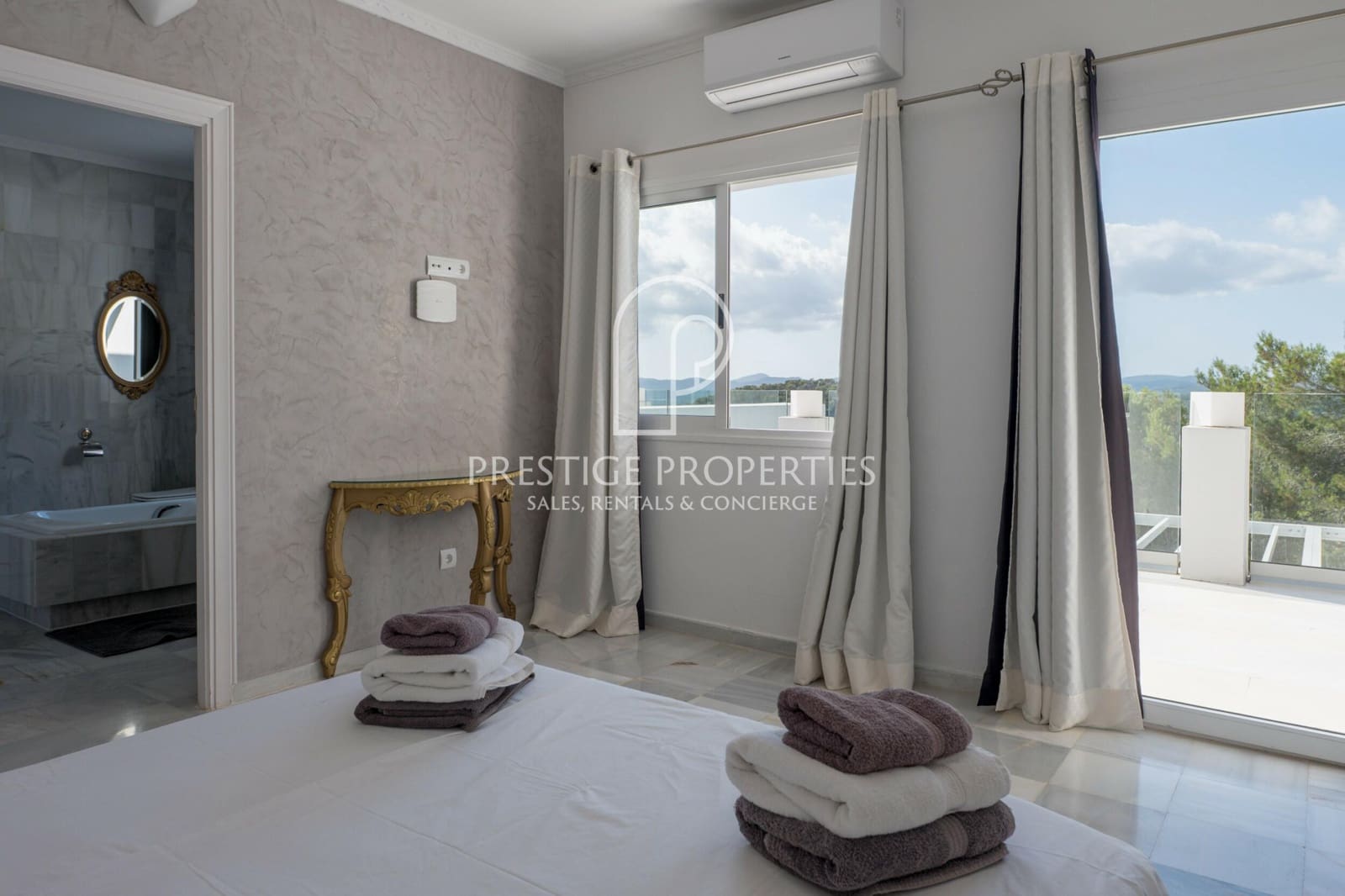 12 makuuhuone Huvila myytävänä paikassa Santa Eulalia / Santa Eularia mukana uima-altaan 
autotalli - 13 500 000 € (Ref: 9986228)