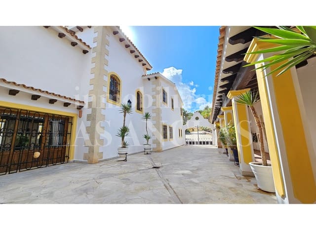 11 makuuhuone Huvila myytävänä paikassa Sant Rafael de Sa Creu, Sant Antoni de Portmany mukana uima-altaan 
autotalli - 35 000 000 € (Ref: 10014895)