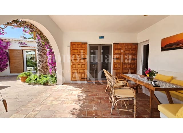 3 chambre Villa/Maison à vendre à Ibiza ville avec piscine garage - 1 850 000 € (Ref: 10019495)