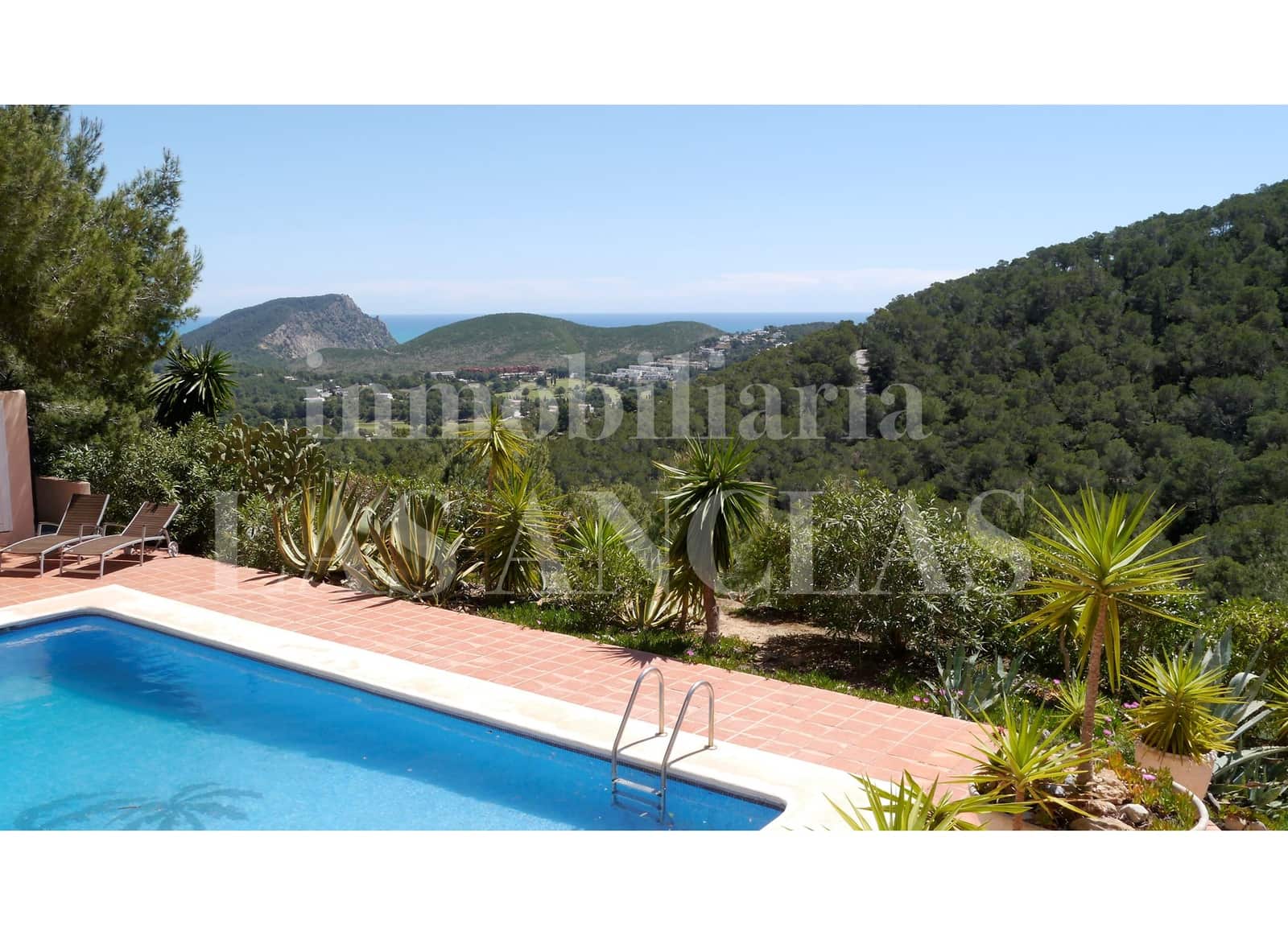 3 sovrum Radhus till salu i Roca Llisa med pool - 1 495 000 € (Ref: 10099398)