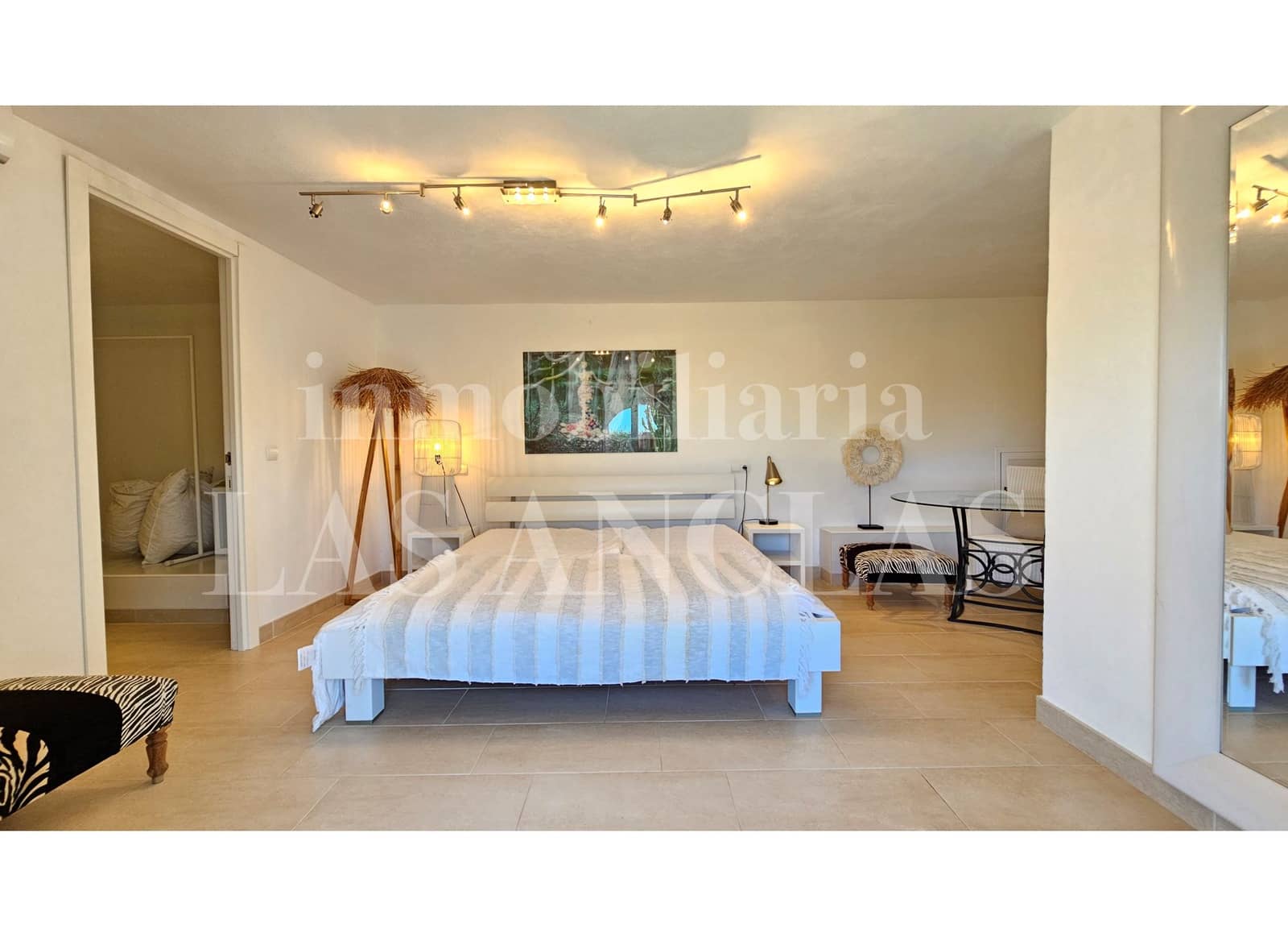 4 quarto Moradia para venda em Nuestra Senora de Jesus com piscina garagem - 2 900 000 € (Ref: 10113489)