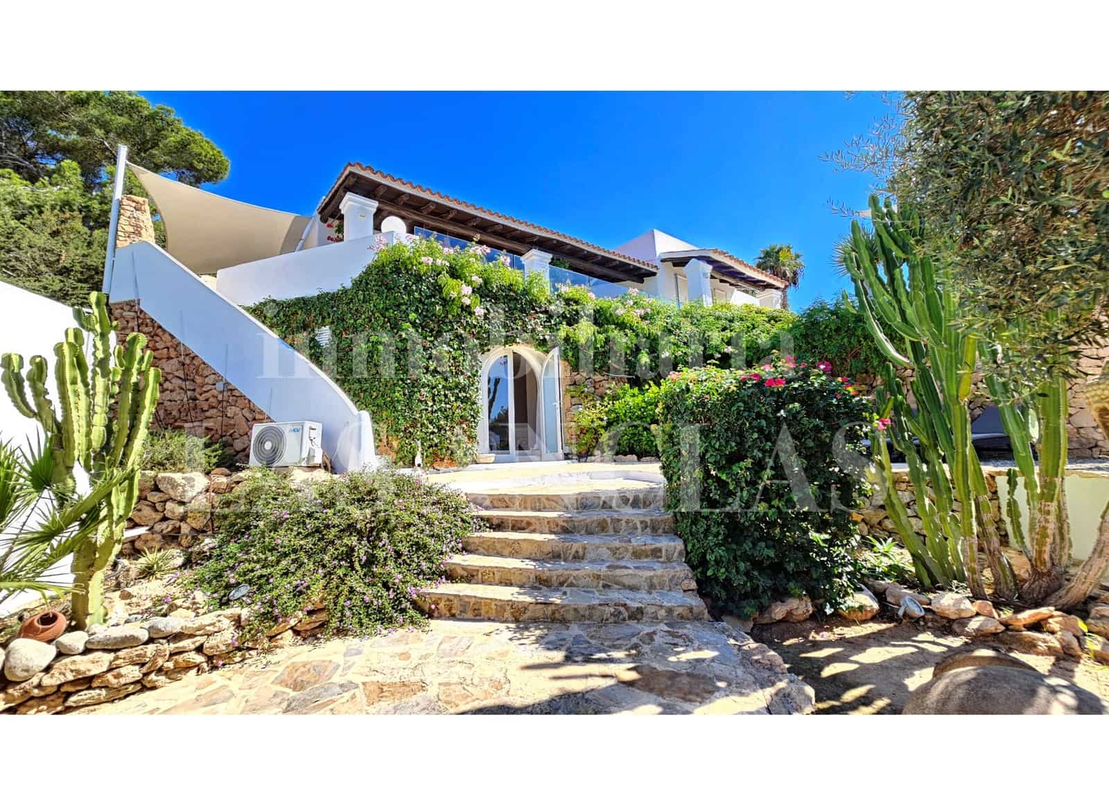 4 quarto Moradia para venda em Nuestra Senora de Jesus com piscina garagem - 2 900 000 € (Ref: 10113489)