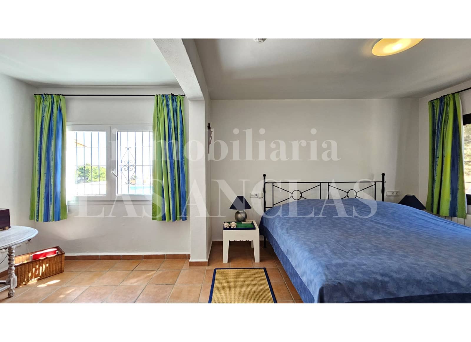 4 bedroom Villa for sale in La Siesta with pool garage - € 2,850,000 (Ref: 10121089)