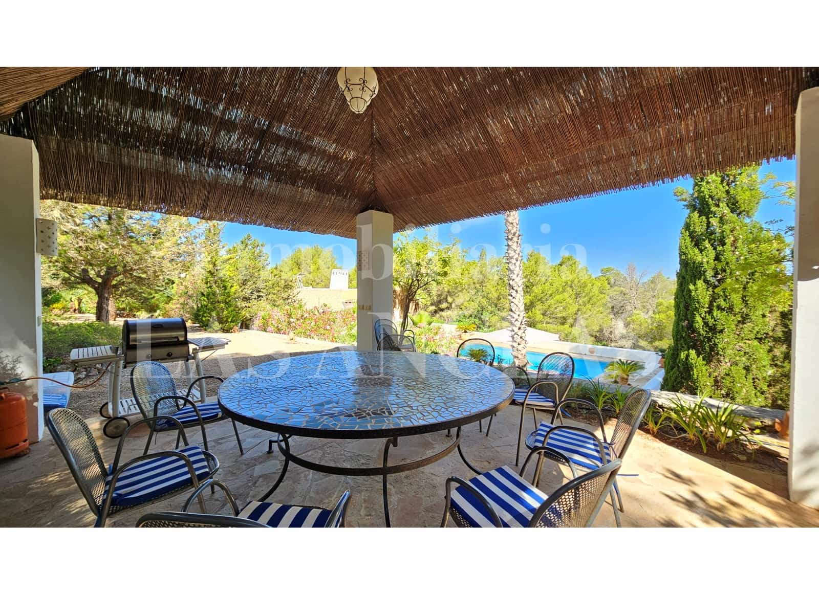 4 bedroom Villa for sale in La Siesta with pool garage - € 2,850,000 (Ref: 10121089)