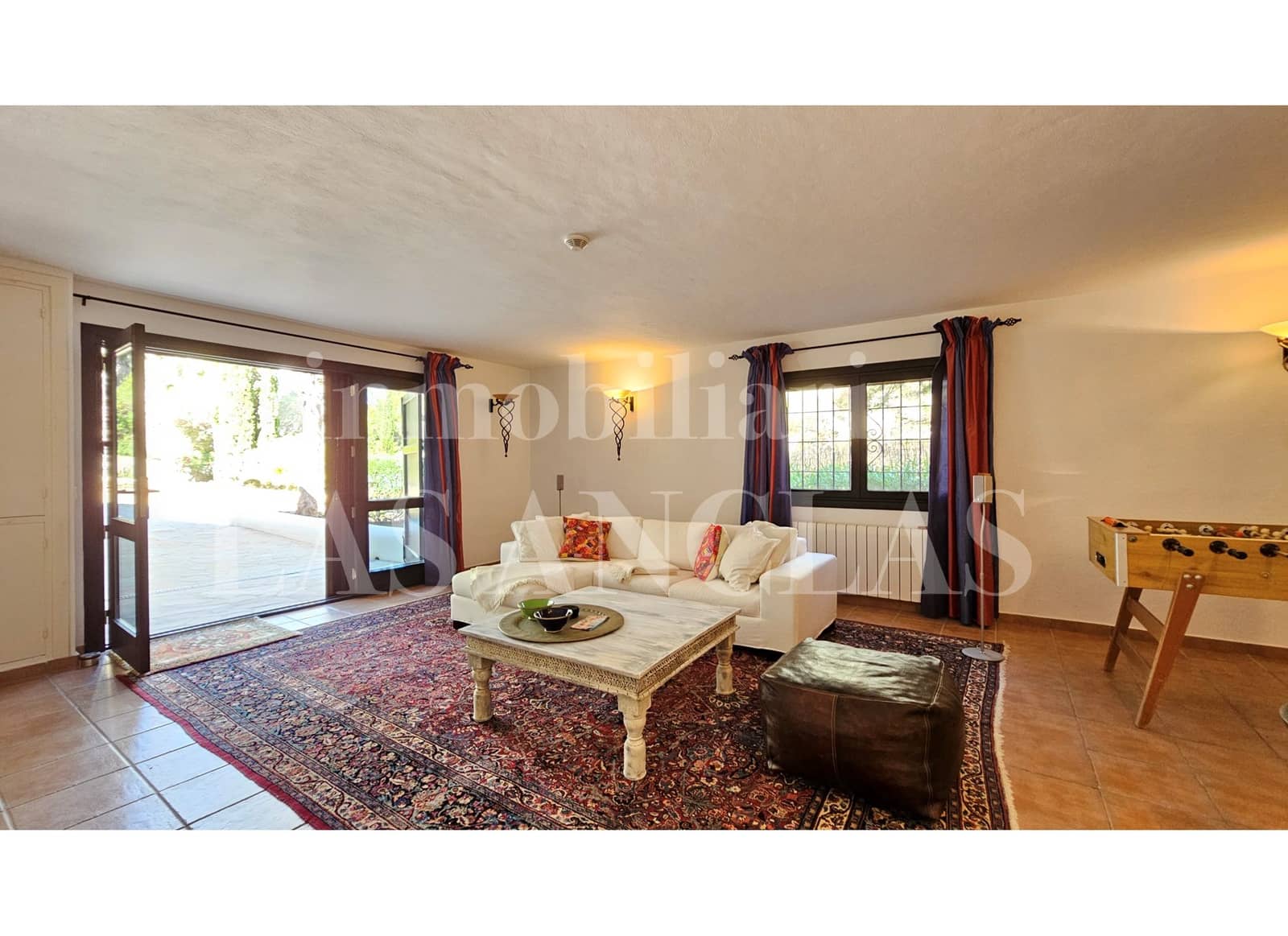 4 bedroom Villa for sale in La Siesta with pool garage - € 2,850,000 (Ref: 10121089)