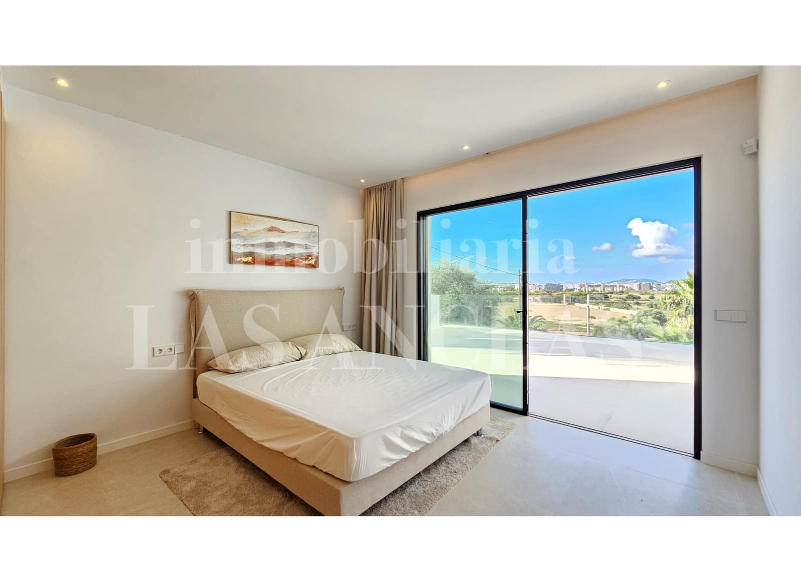 6 bedroom Villa for sale in Talamanca with pool garage - € 5,795,000 (Ref: 10165804)