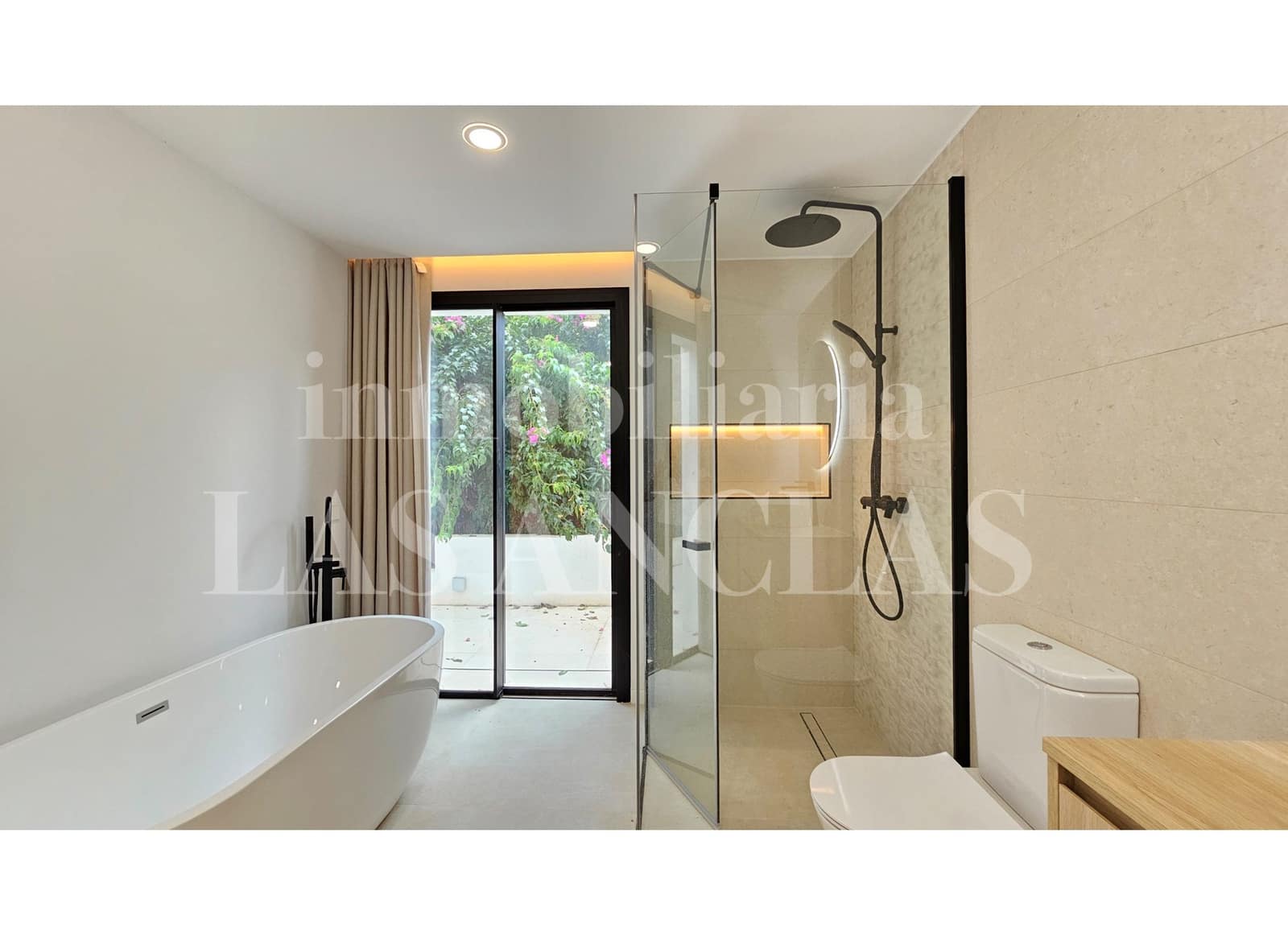 6 bedroom Villa for sale in Talamanca with pool garage - € 5,795,000 (Ref: 10165804)