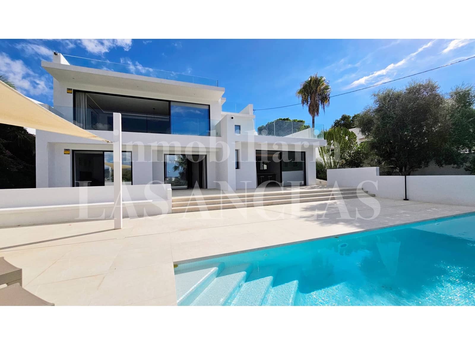 6 bedroom Villa for sale in Talamanca with pool garage - € 5,795,000 (Ref: 10165804)
