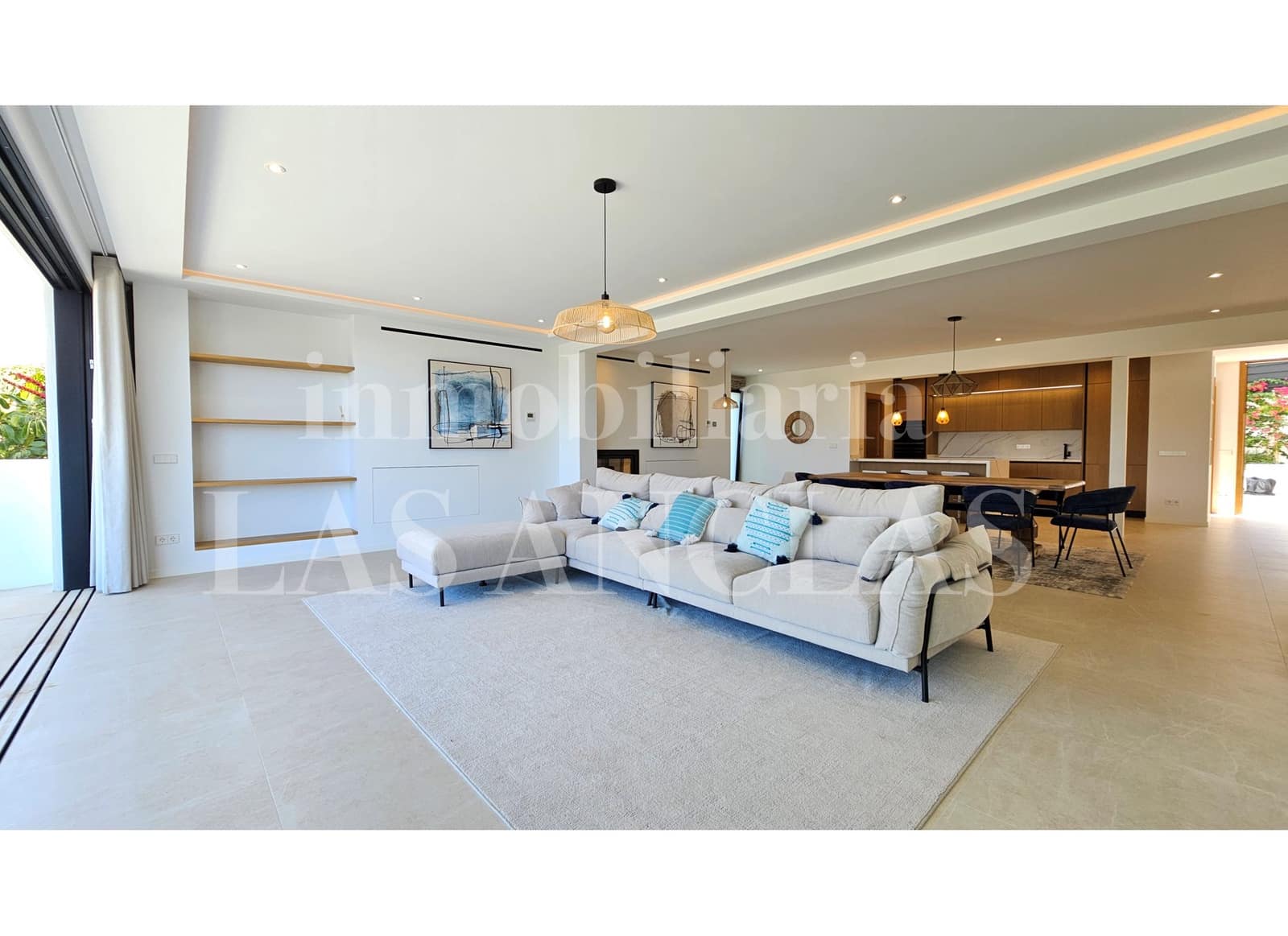 6 bedroom Villa for sale in Talamanca with pool garage - € 5,795,000 (Ref: 10165804)
