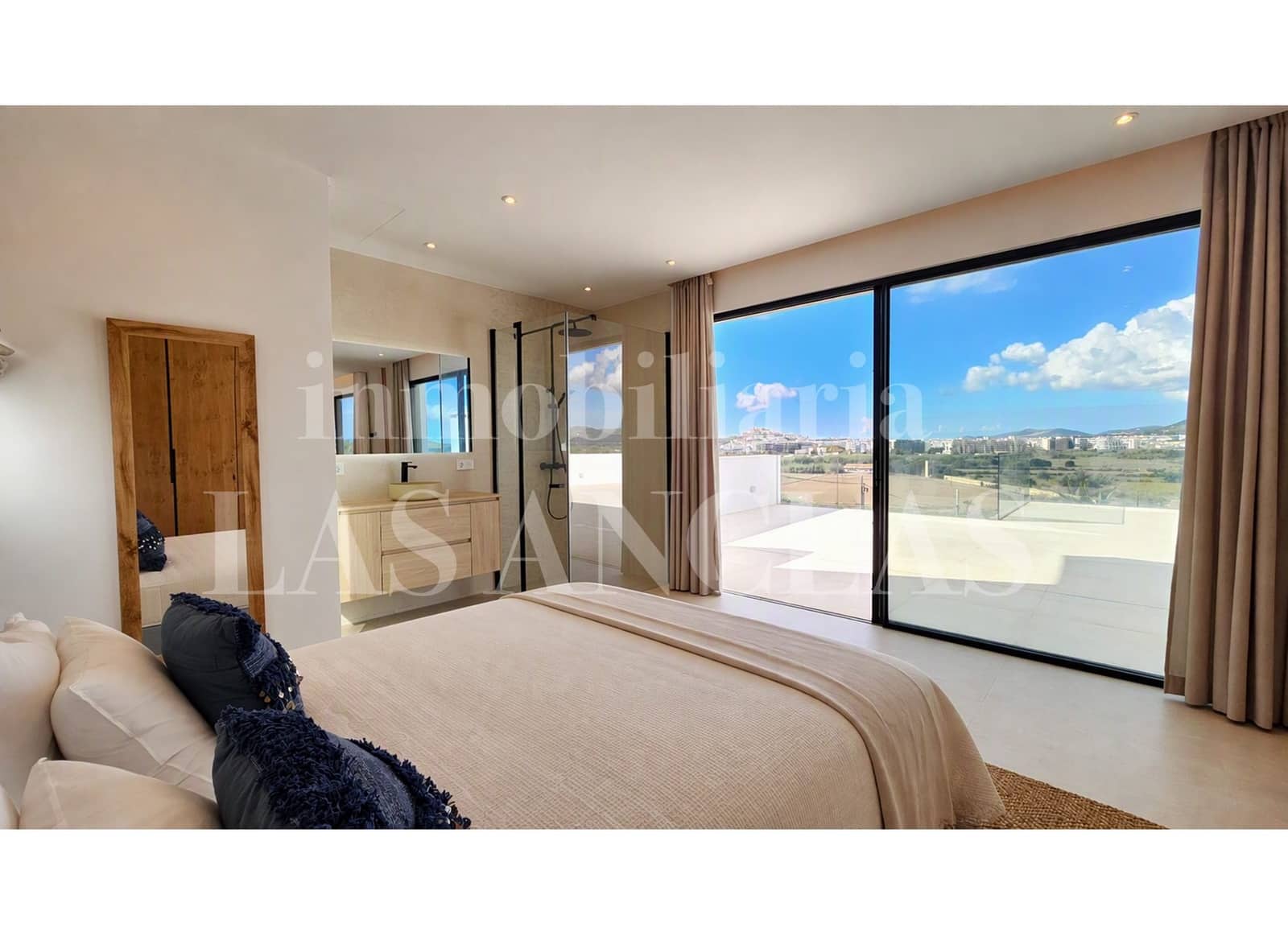 6 bedroom Villa for sale in Talamanca with pool garage - € 5,795,000 (Ref: 10165804)