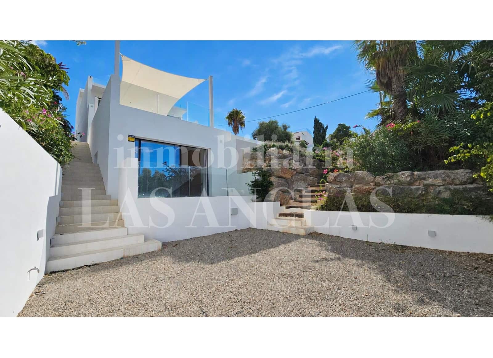 6 bedroom Villa for sale in Talamanca with pool garage - € 5,795,000 (Ref: 10165804)