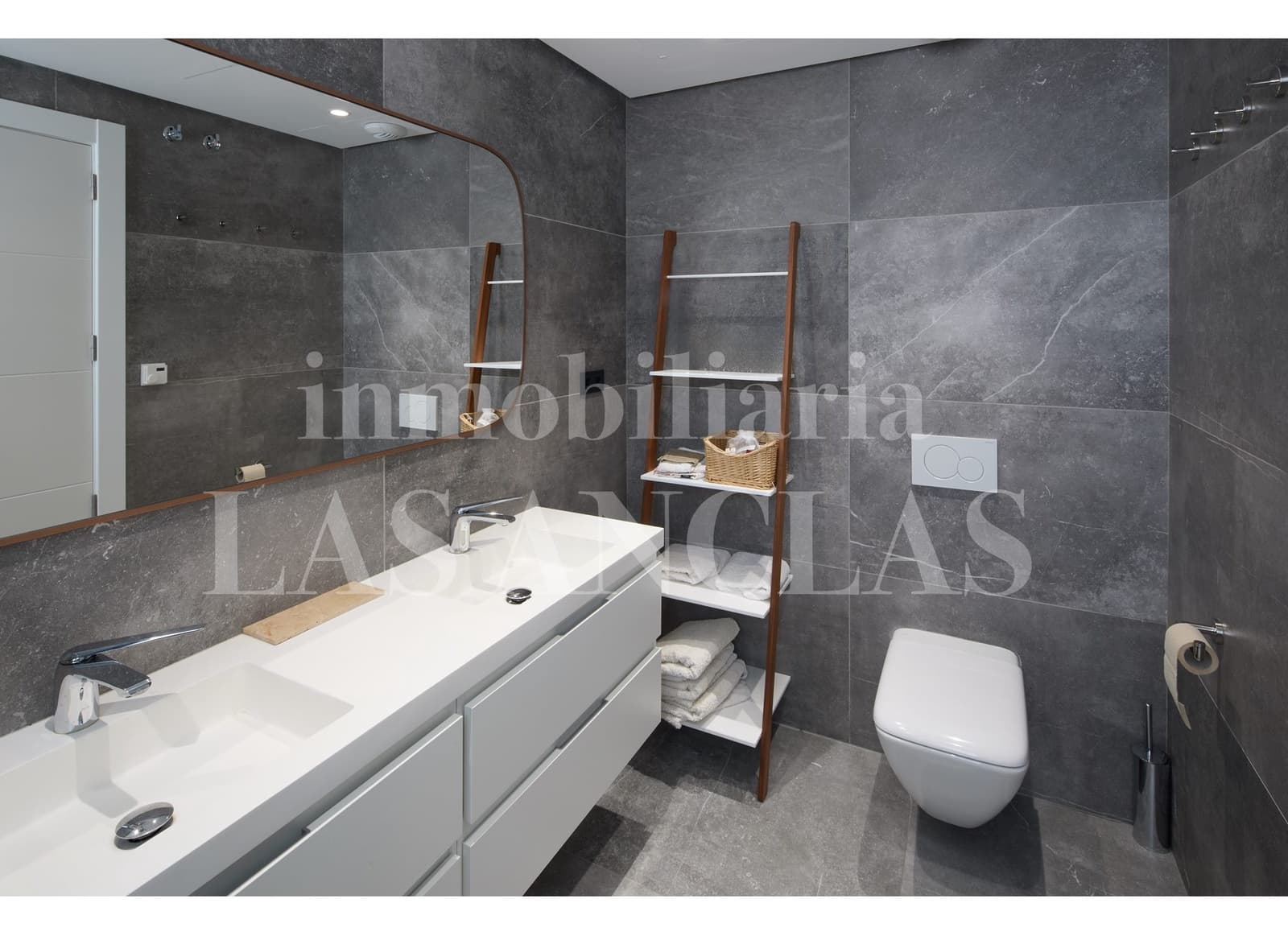 3 bedroom Flat for sale in Talamanca with pool garage - € 1,400,000 (Ref: 10170176)