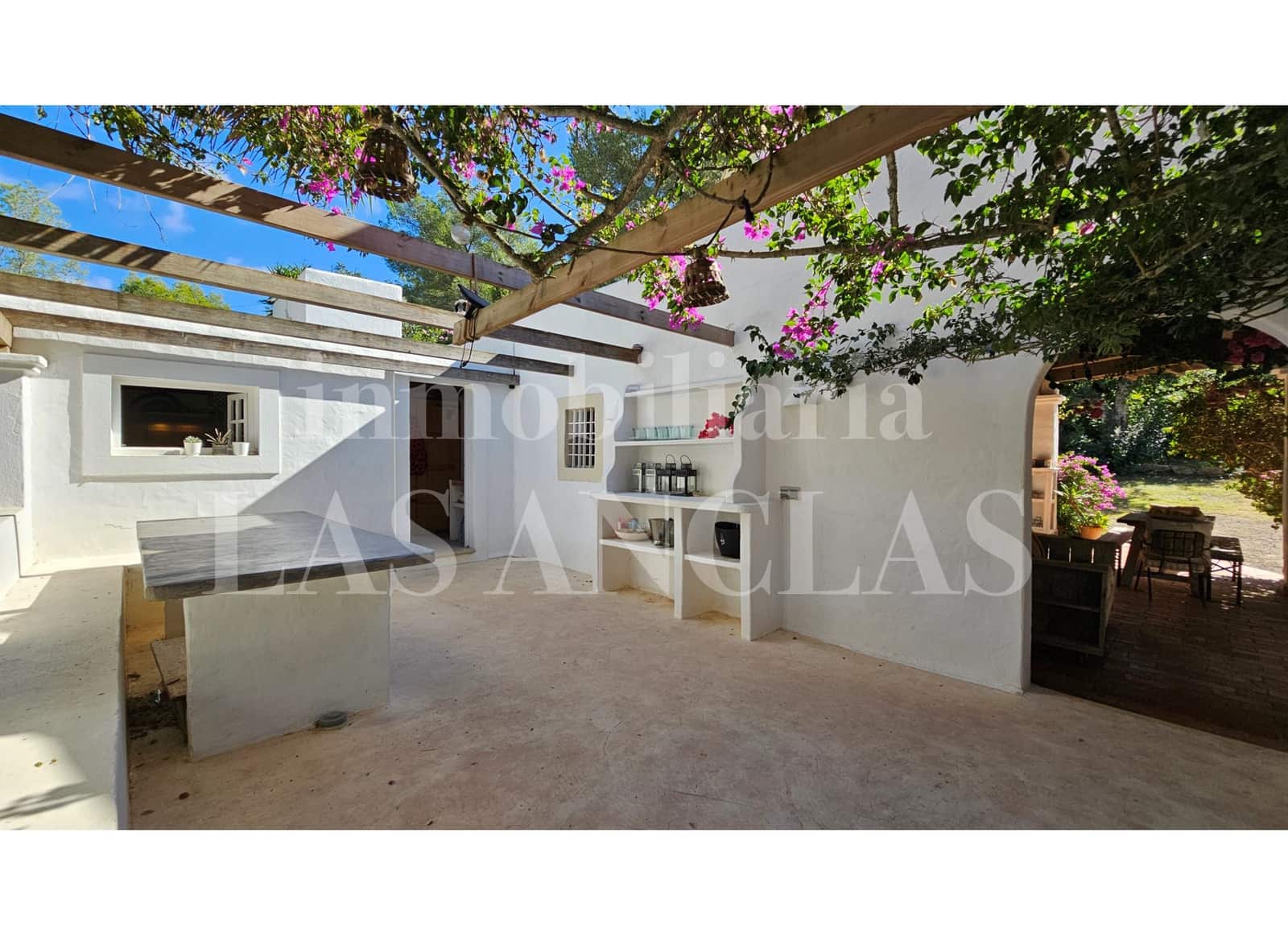 6 bedroom Finca/Country House for sale in Nuestra Senora de Jesus with pool - € 2,490,000 (Ref: 10186253)
