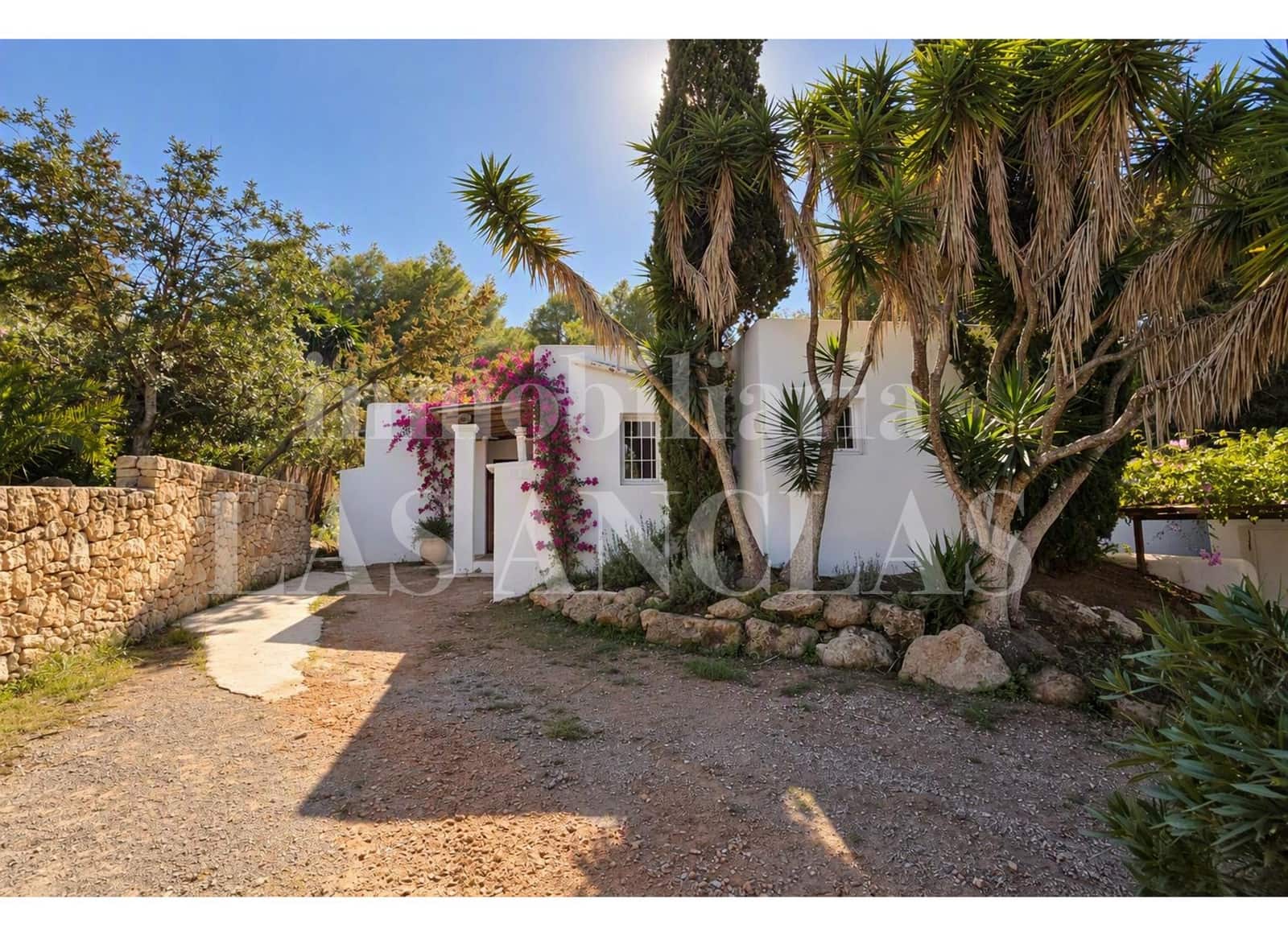 6 bedroom Finca/Country House for sale in Nuestra Senora de Jesus with pool - € 2,490,000 (Ref: 10186253)