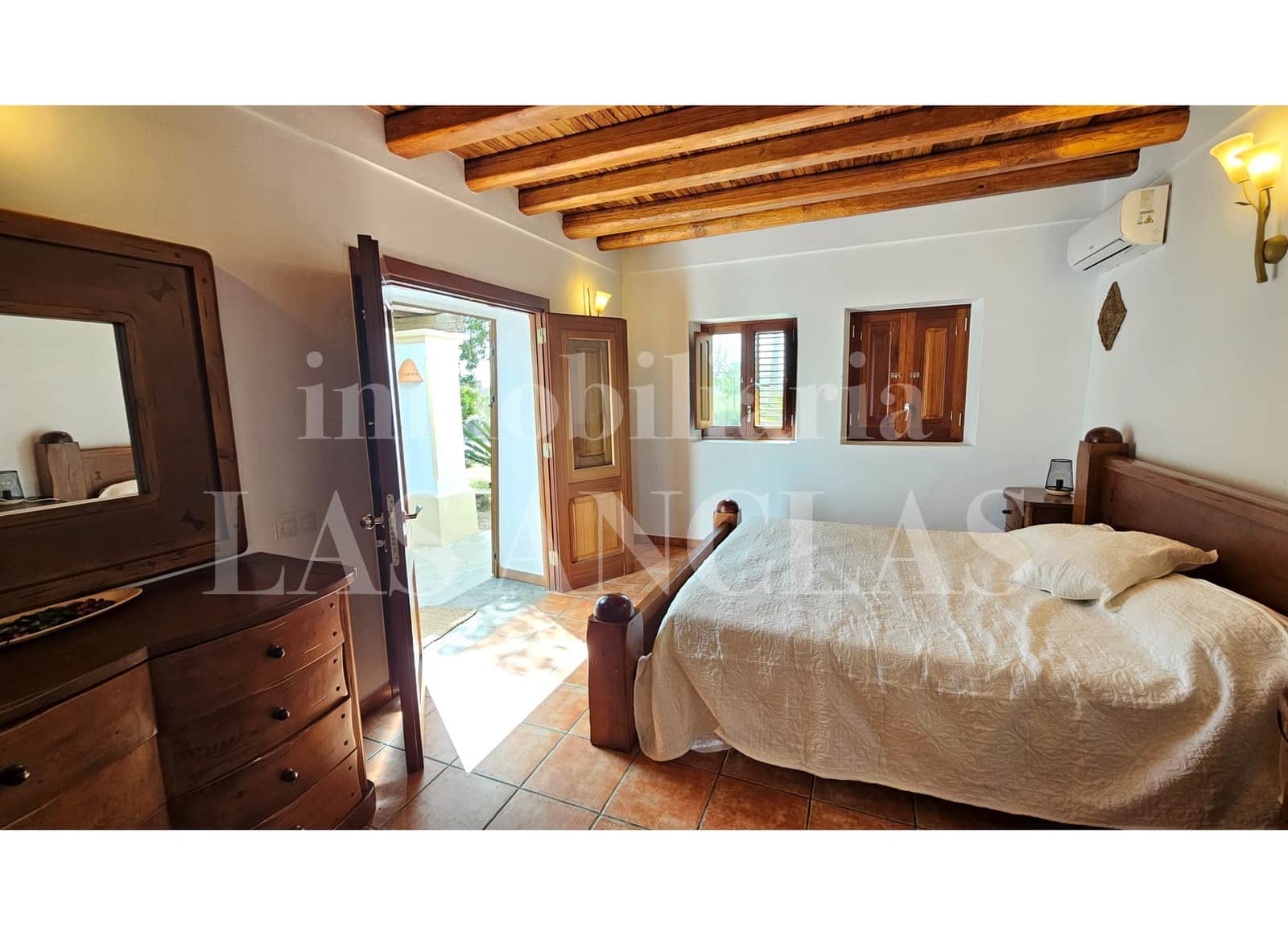 4 soveværelse Finca/Landehus til salg i Santa Gertrudis de Fruitera med swimmingpool - € 3.150.000 (Ref: 4330325)