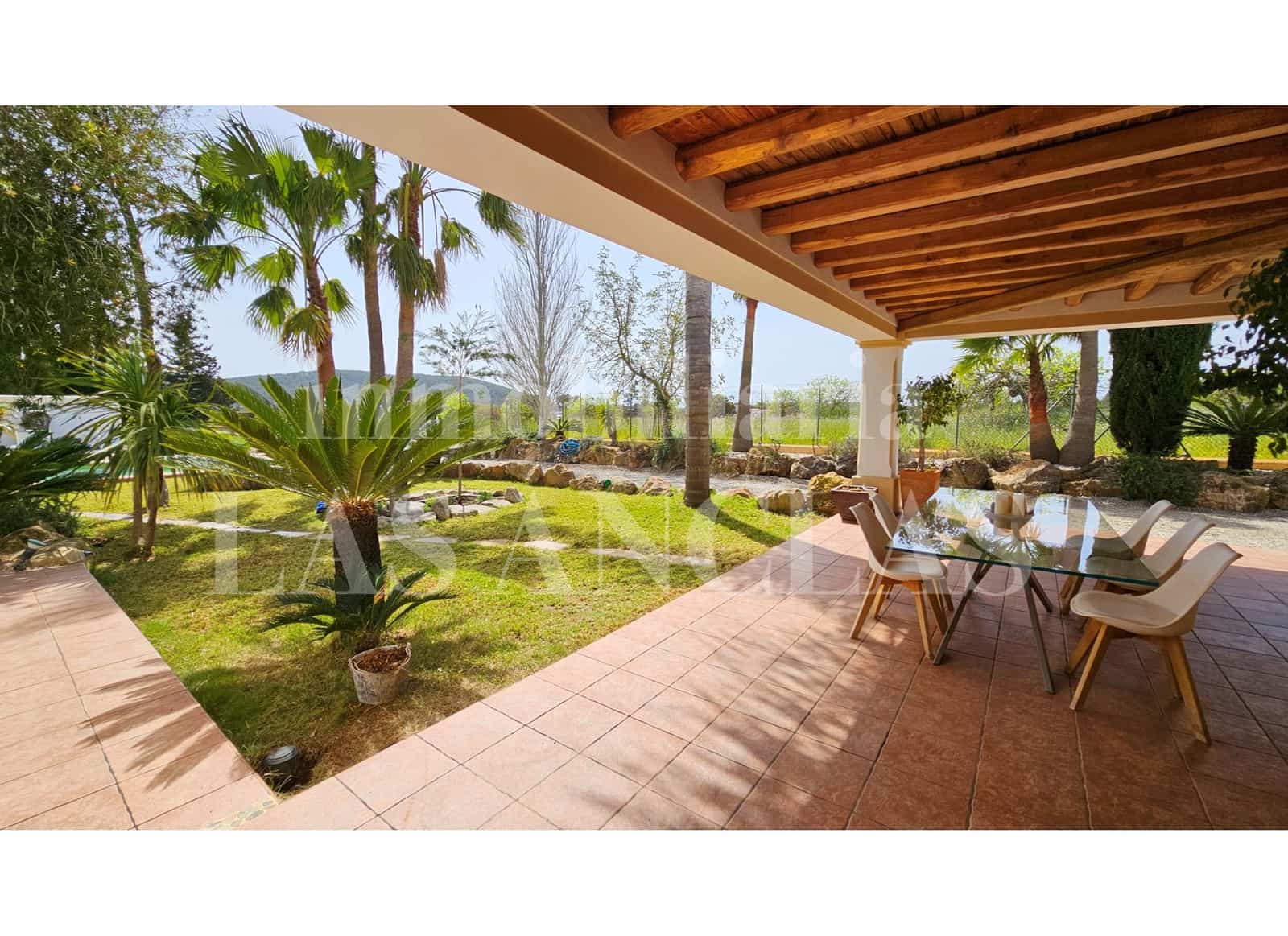 4 soveværelse Finca/Landehus til salg i Santa Gertrudis de Fruitera med swimmingpool - € 3.150.000 (Ref: 4330325)