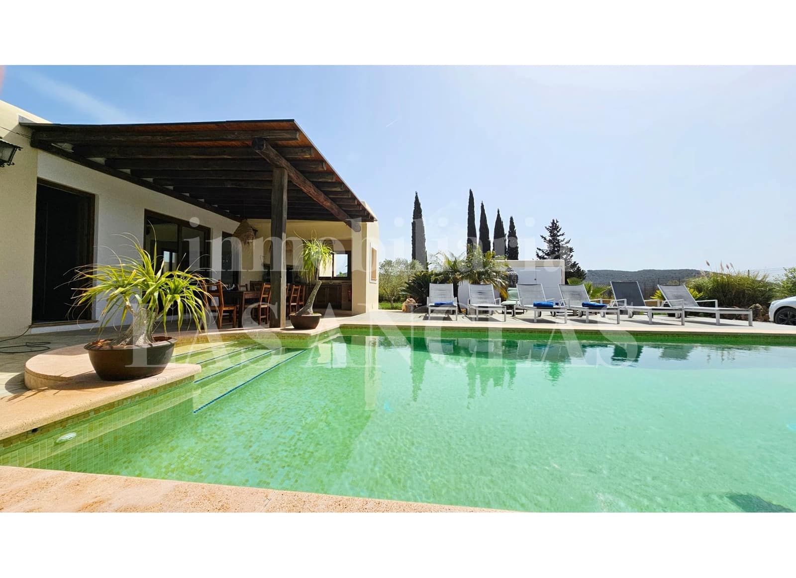 4 soveværelse Finca/Landehus til salg i Santa Gertrudis de Fruitera med swimmingpool - € 3.150.000 (Ref: 4330325)