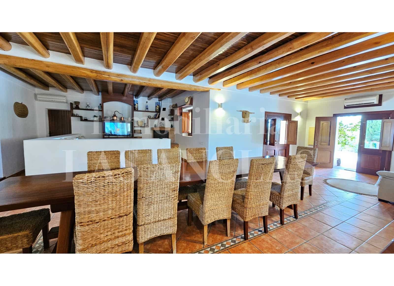 4 soveværelse Finca/Landehus til salg i Santa Gertrudis de Fruitera med swimmingpool - € 3.150.000 (Ref: 4330325)