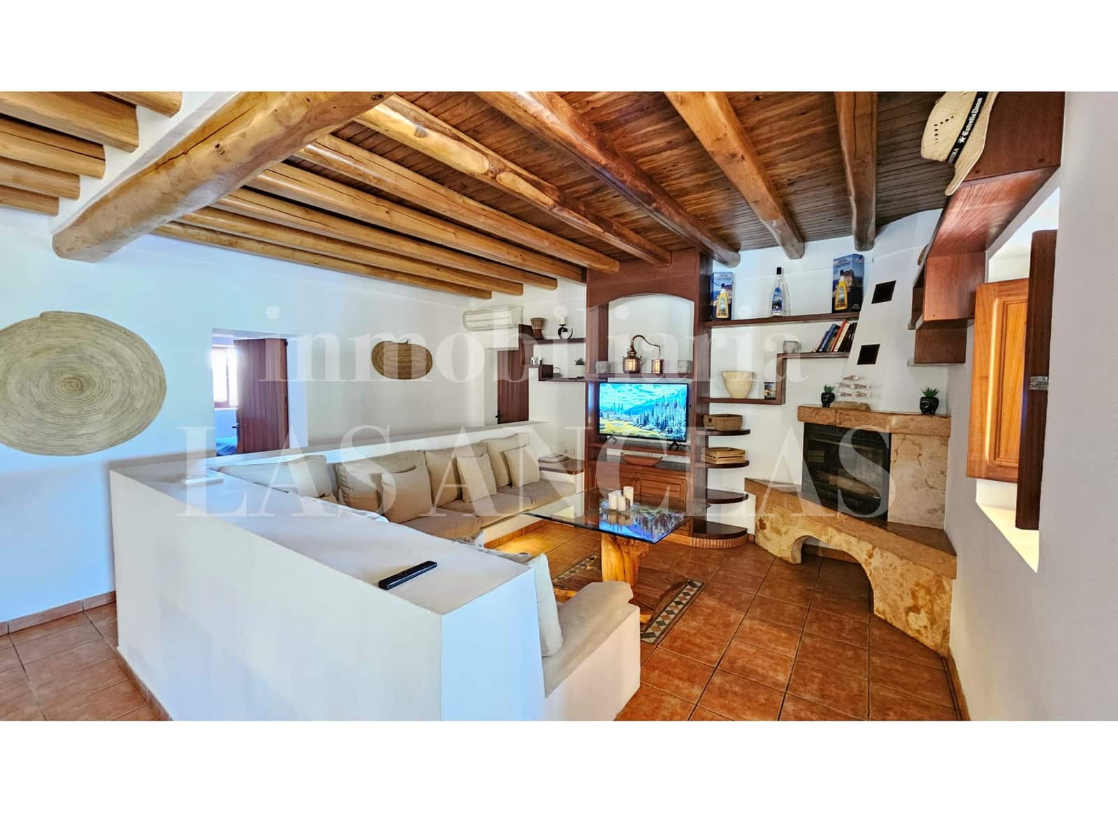 4 soveværelse Finca/Landehus til salg i Santa Gertrudis de Fruitera med swimmingpool - € 3.150.000 (Ref: 4330325)