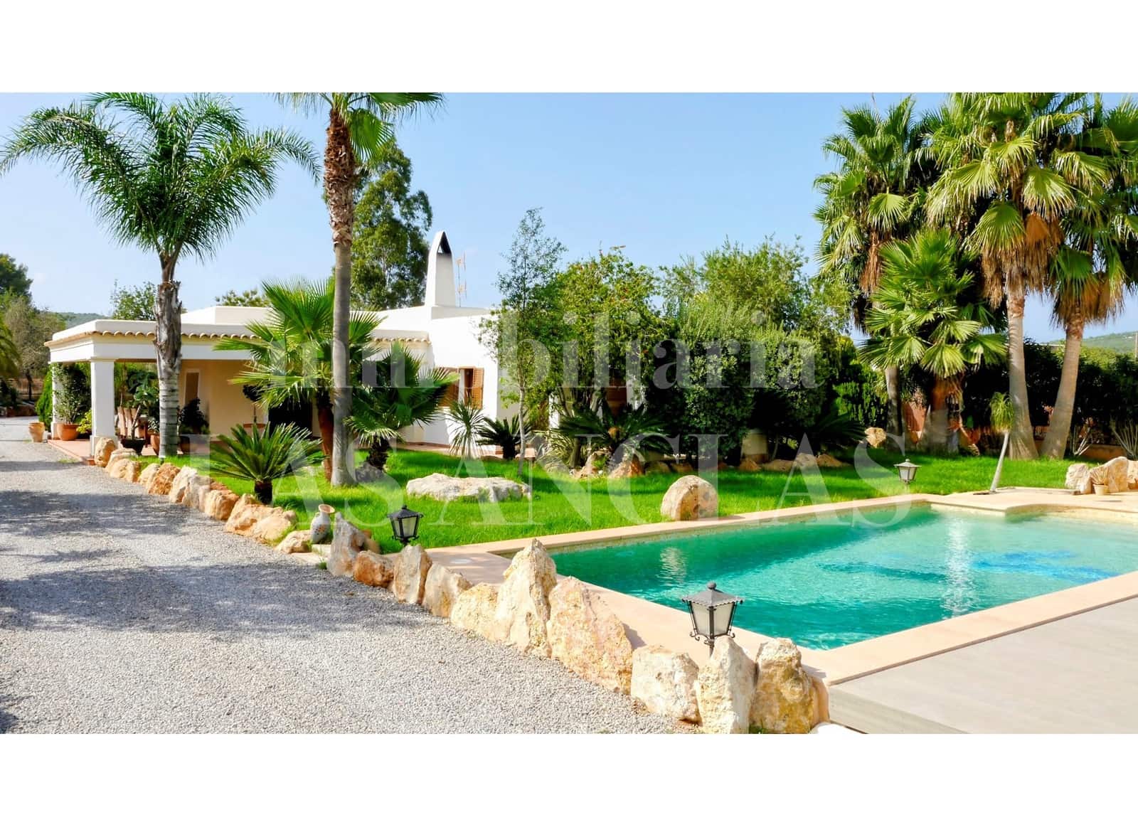4 soveværelse Finca/Landehus til salg i Santa Gertrudis de Fruitera med swimmingpool - € 3.150.000 (Ref: 4330325)