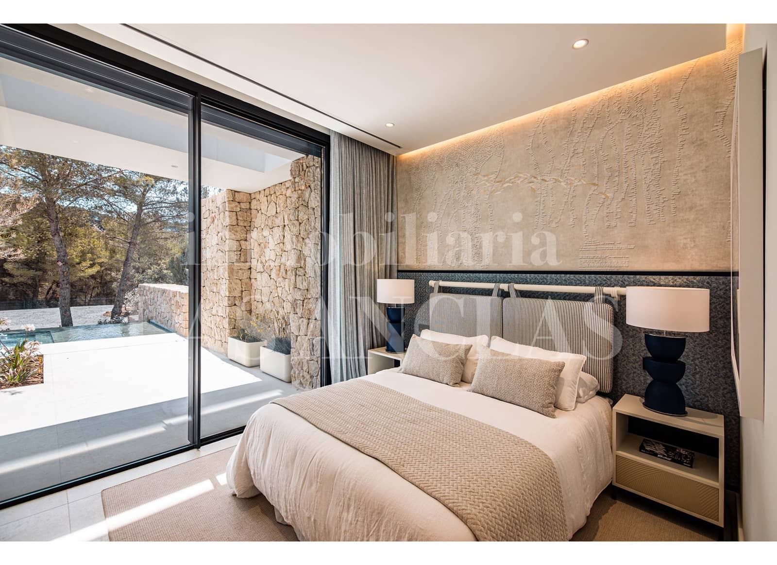 Chalet de 4 habitaciones en Santa Eulalia / Santa Eularia en venta con piscina - 5.900.000 € (Ref: 9030631)