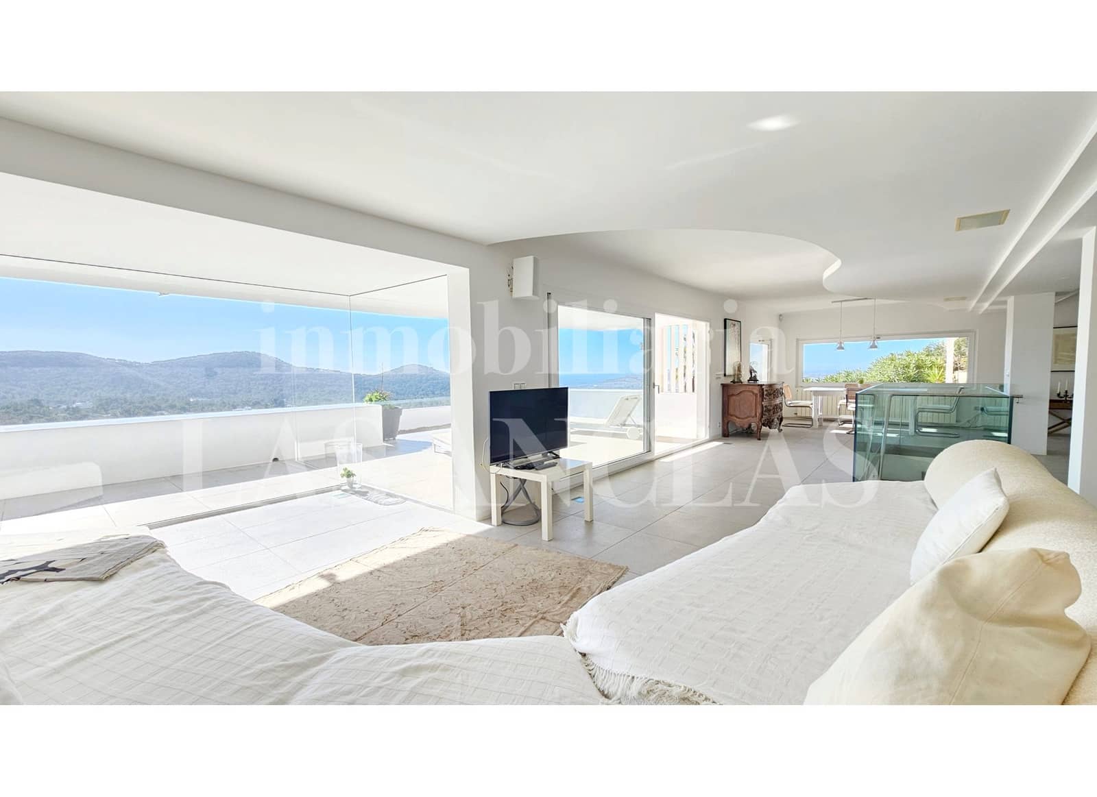 3 bedroom Flat for sale in Ibiza / Eivissa town with pool garage - € 1,490,000 (Ref: 9293871)