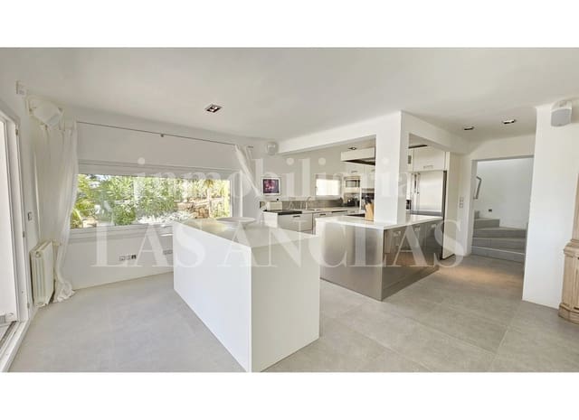 3 bedroom Flat for sale in Ibiza / Eivissa town with pool garage - € 1,490,000 (Ref: 9293871)