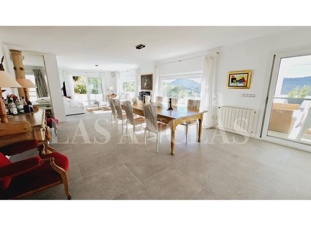 3 bedroom Flat for sale in Ibiza / Eivissa town with pool garage - € 1,490,000 (Ref: 9293871)