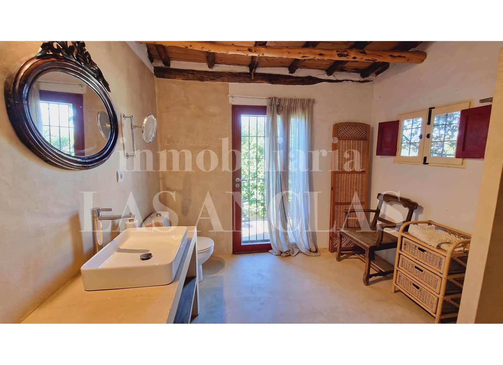 5 soveværelse Finca/Landehus til salg i Ibiza by med swimmingpool garage - € 2.600.000 (Ref: 9312101)